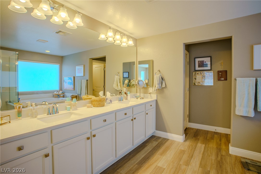 457 Bolsa Basin Avenue Property Photo 32