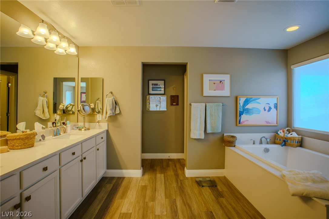 457 Bolsa Basin Avenue Property Photo 34