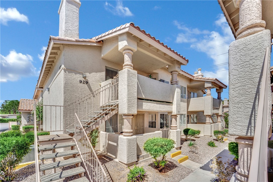 929 Rockview Drive 202 Property Photo 1