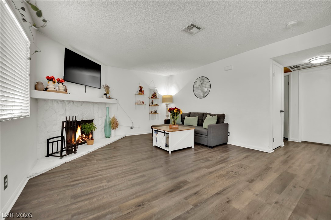 929 Rockview Drive 202 Property Photo 7