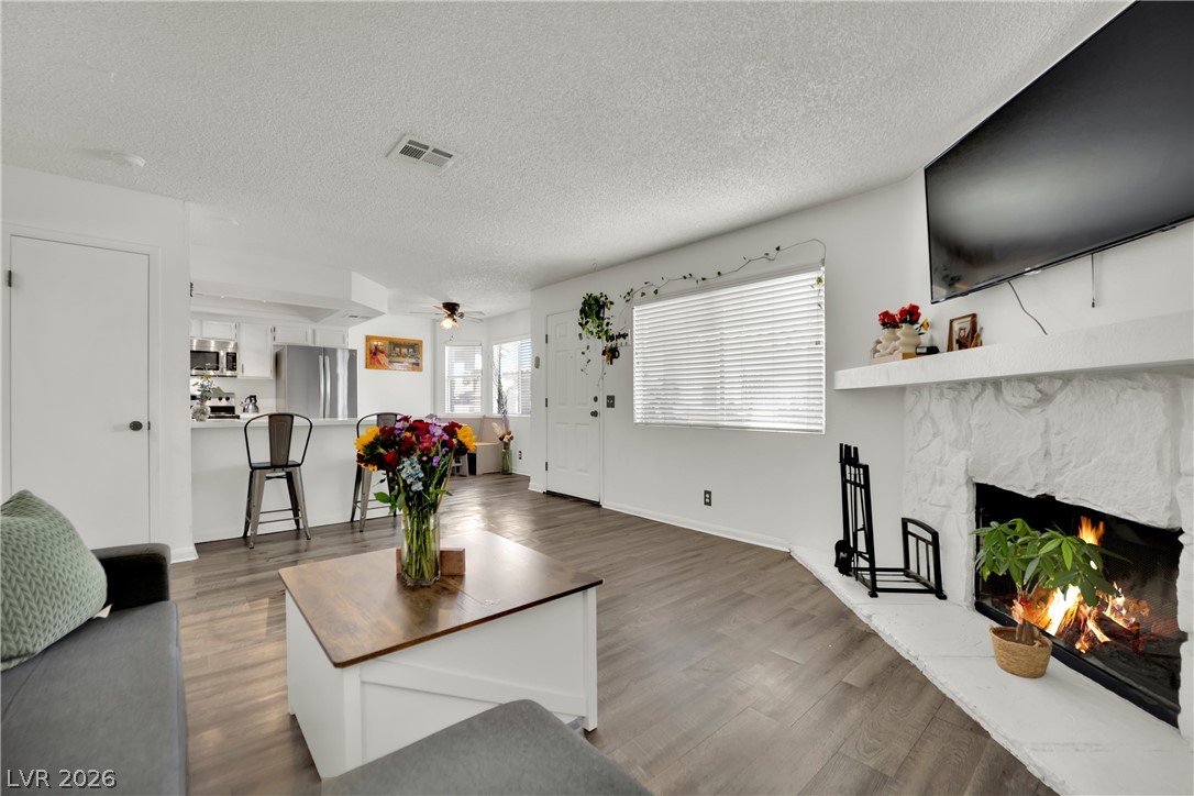 929 Rockview Drive 202 Property Photo 8
