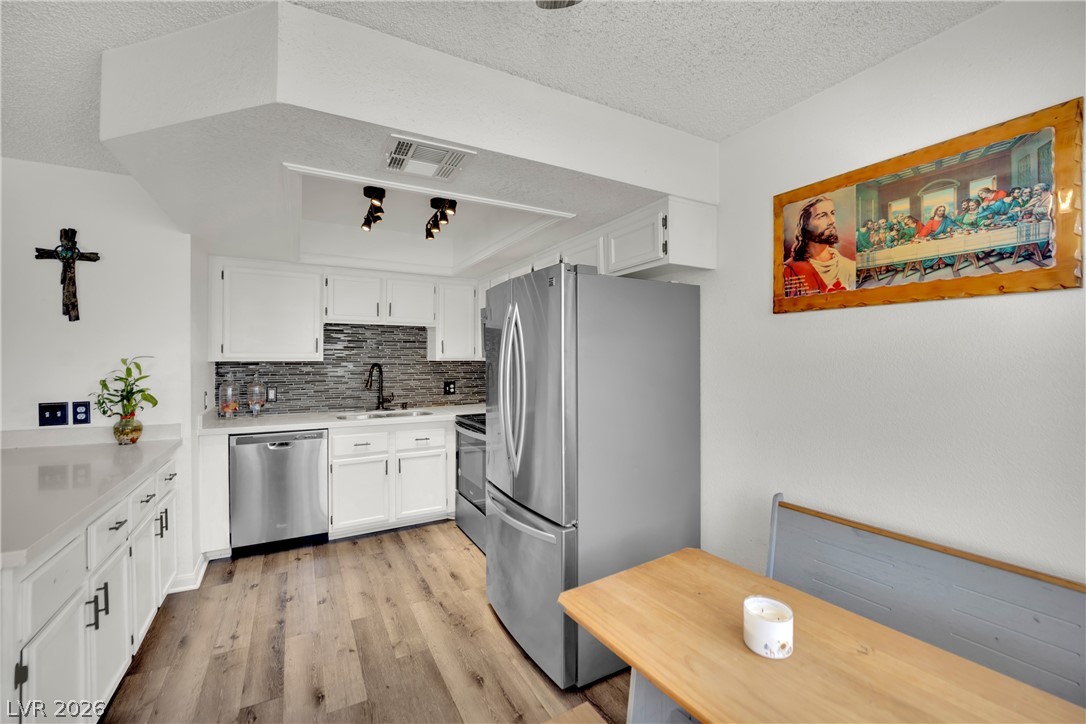 929 Rockview Drive 202 Property Photo 11