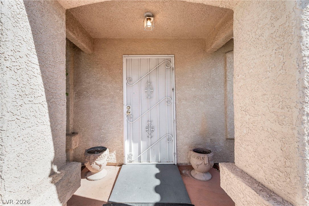 7713 Leavorite Drive Property Photo 6
