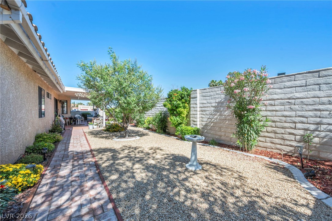 7713 Leavorite Drive Property Photo 37