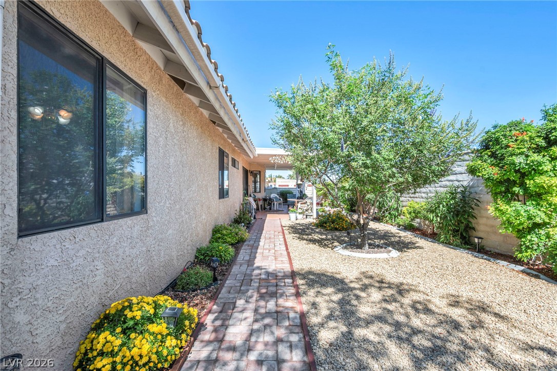 7713 Leavorite Drive Property Photo 40