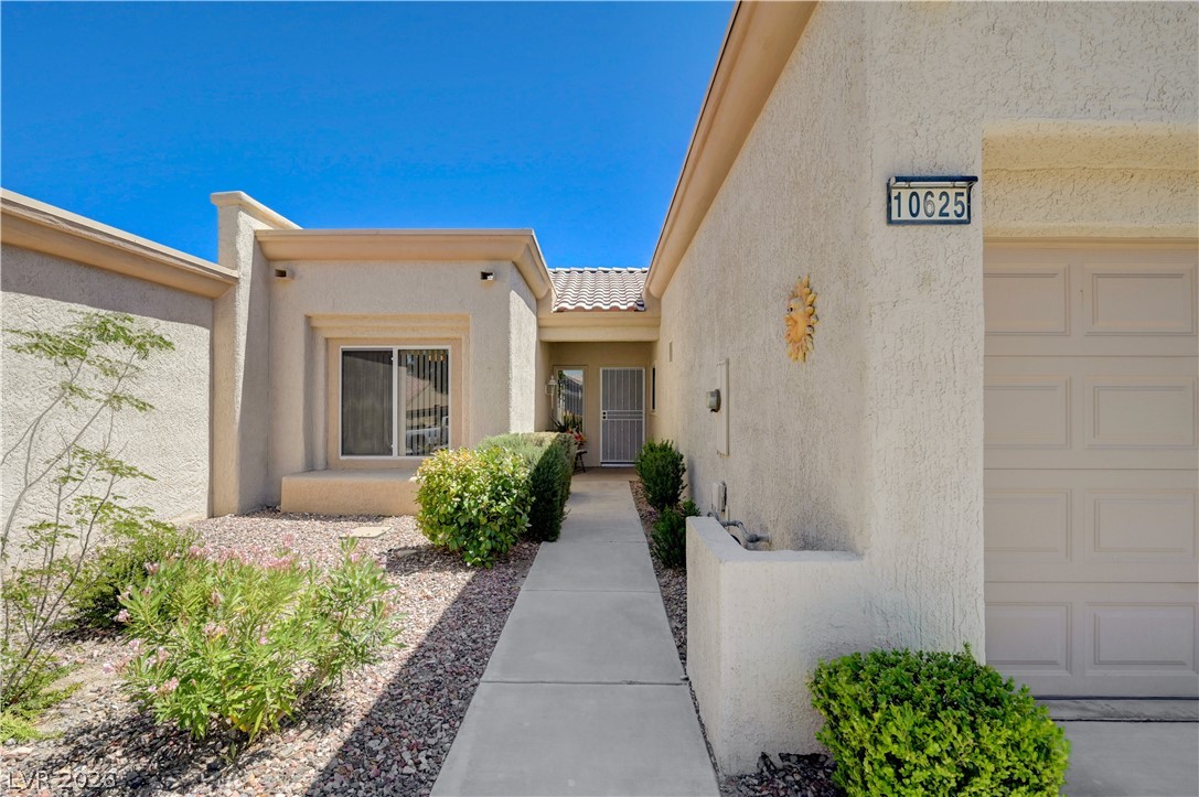 10625 Mission Lakes Avenue Property Photo 2