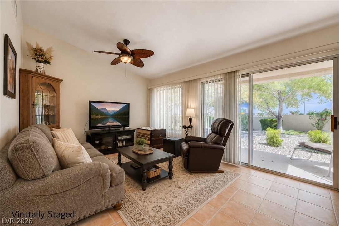 10625 Mission Lakes Avenue Property Photo 5
