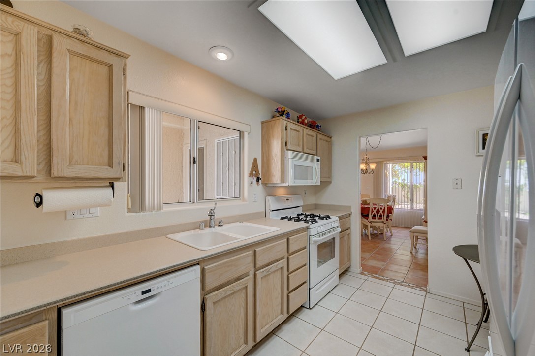 10625 Mission Lakes Avenue Property Photo 13