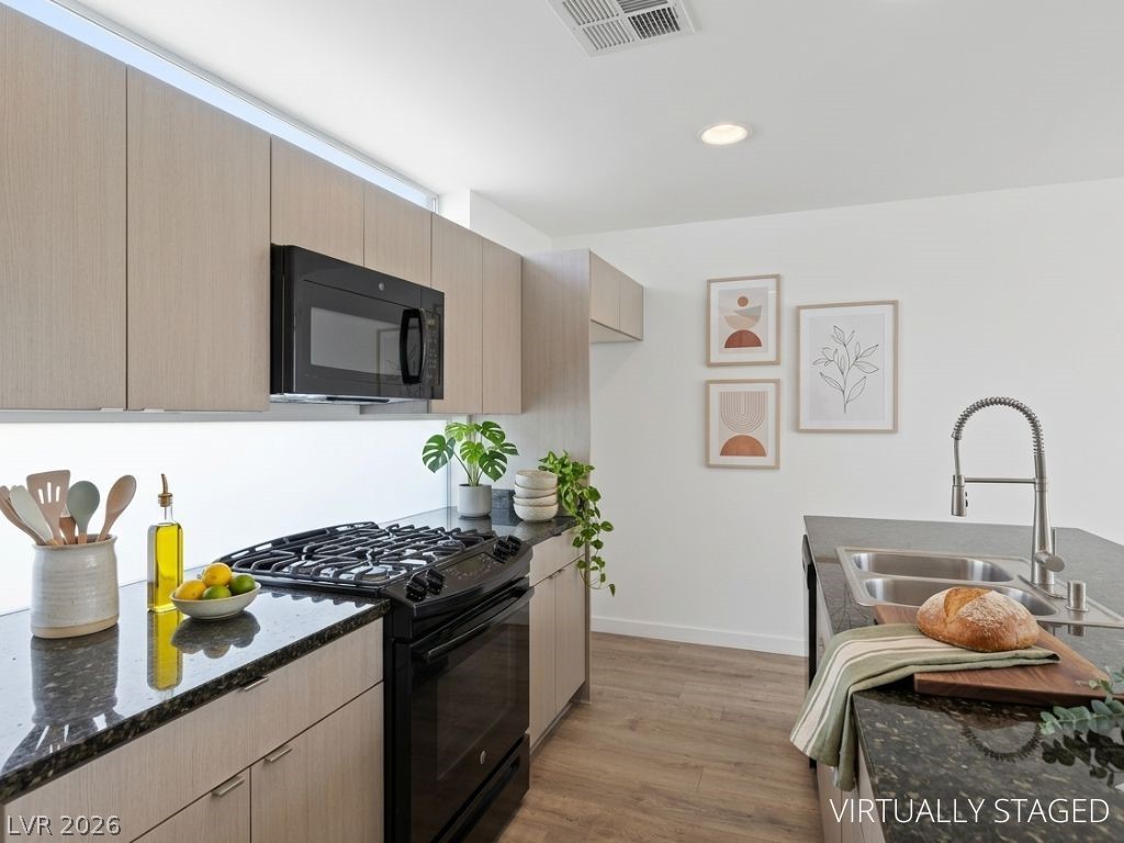 247 Tower Street Property Photo 11
