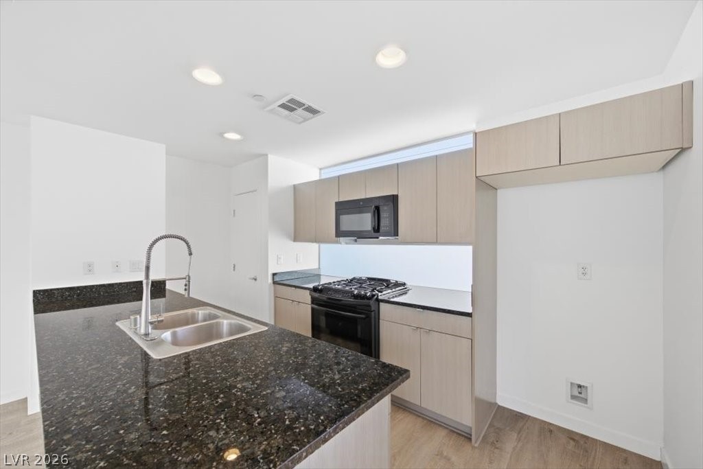 247 Tower Street Property Photo 12