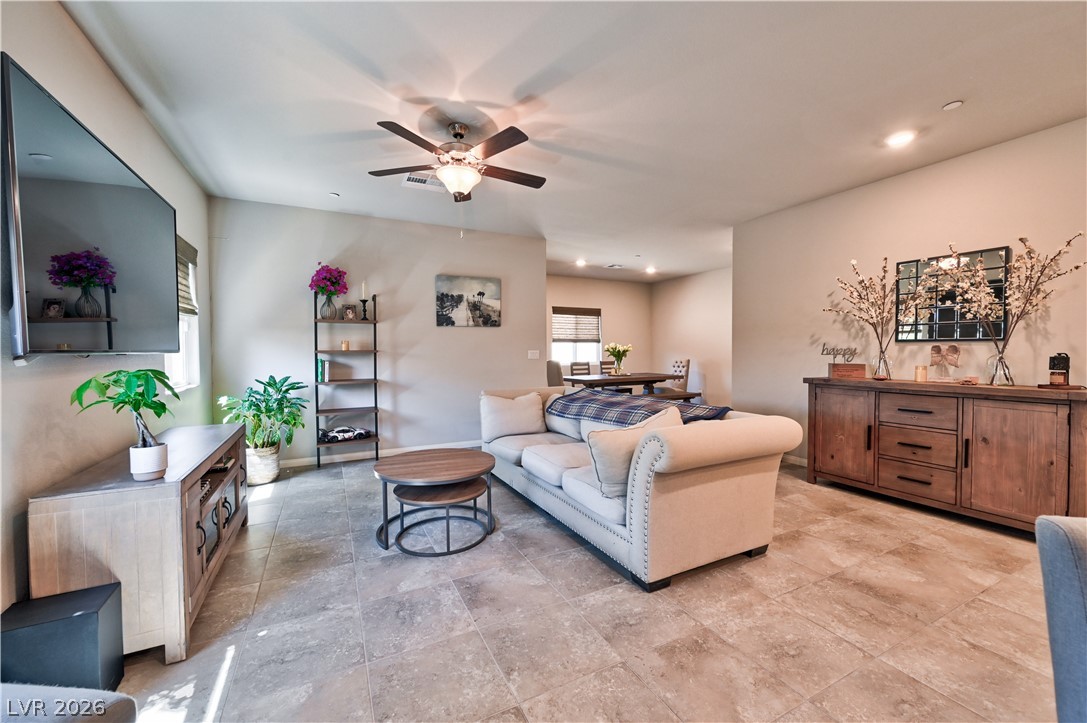 10095 Sequoia Falls Place Property Photo 14