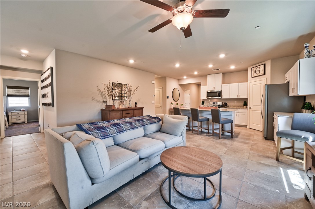 10095 Sequoia Falls Place Property Photo 15