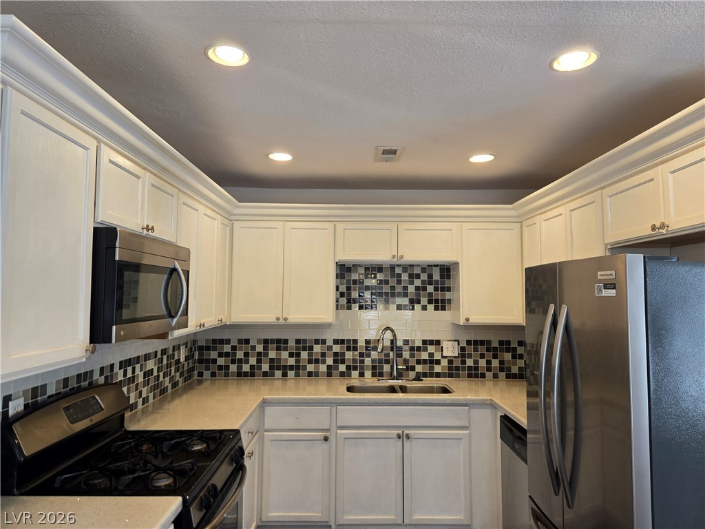 6425 Big Pine Way Property Photo 9