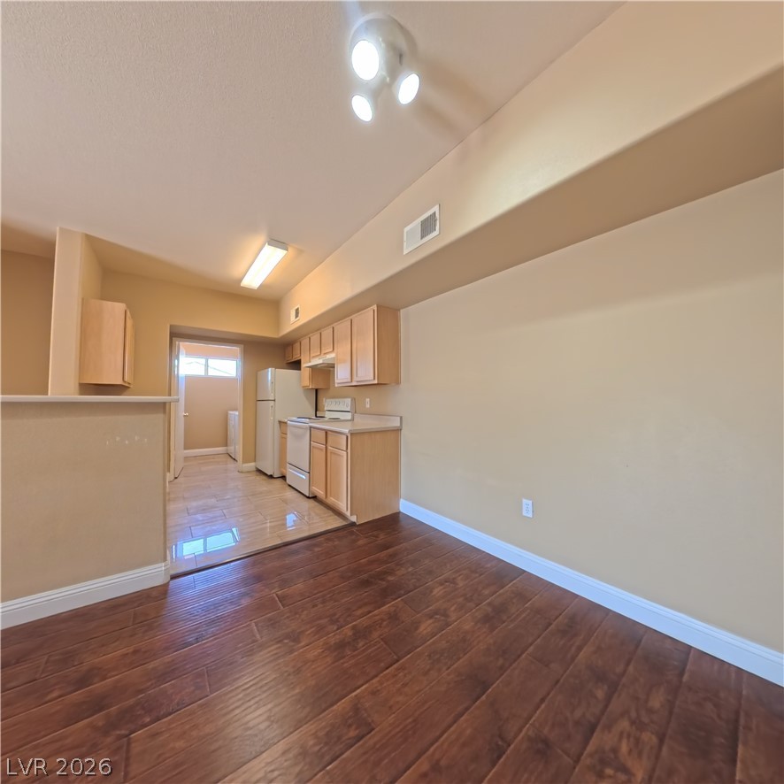 2615 West Gary Avenue 2026 Property Photo 8
