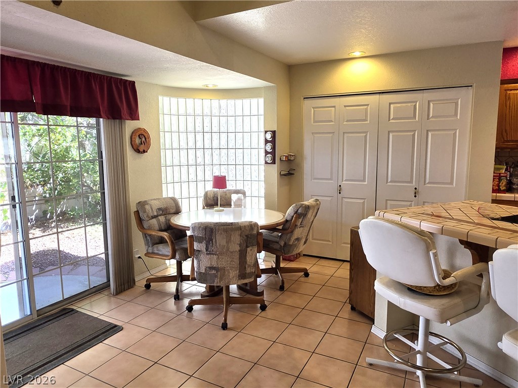 2088 River City Drive Property Photo 8