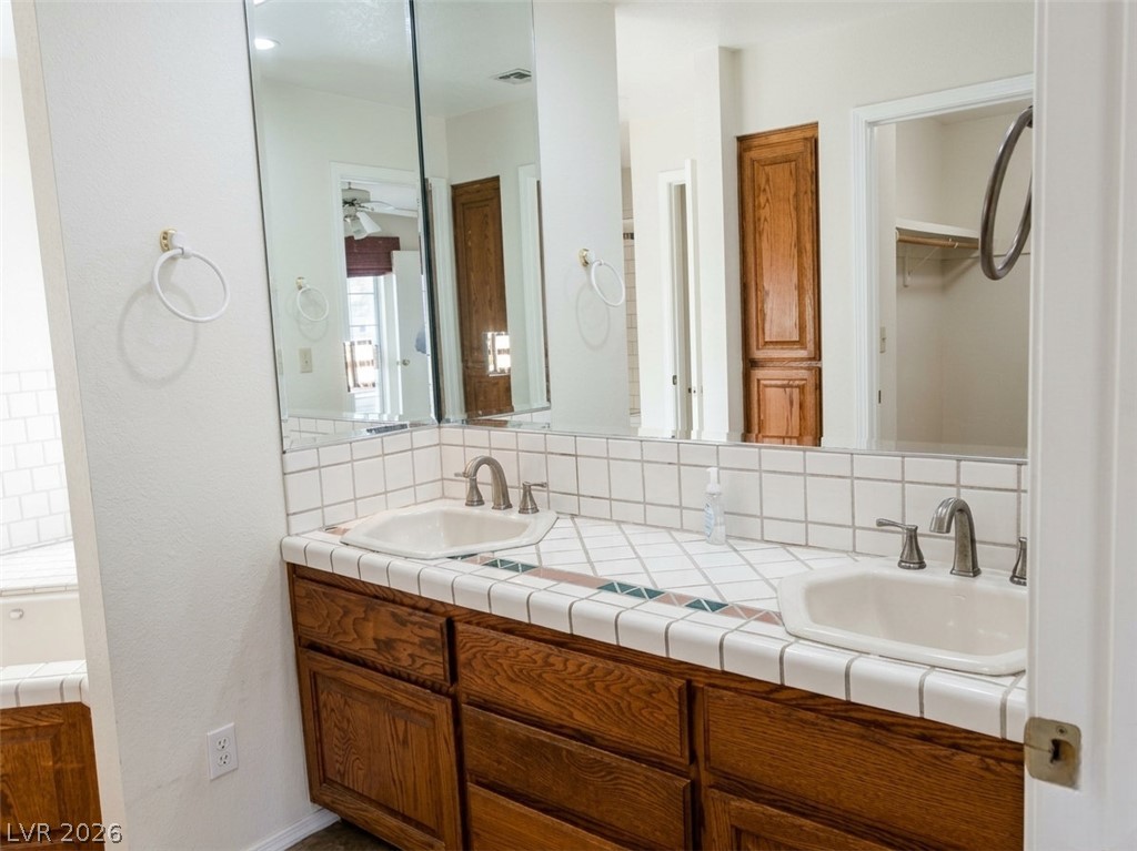 2088 River City Drive Property Photo 14