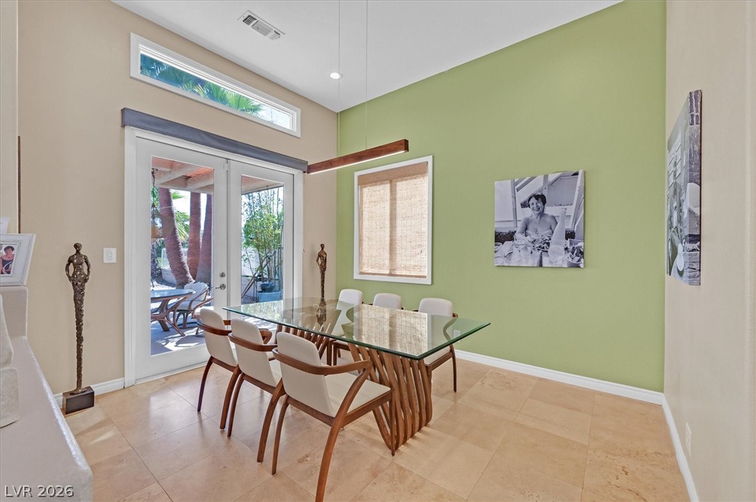 8161 Round Hills Circle Property Photo 8