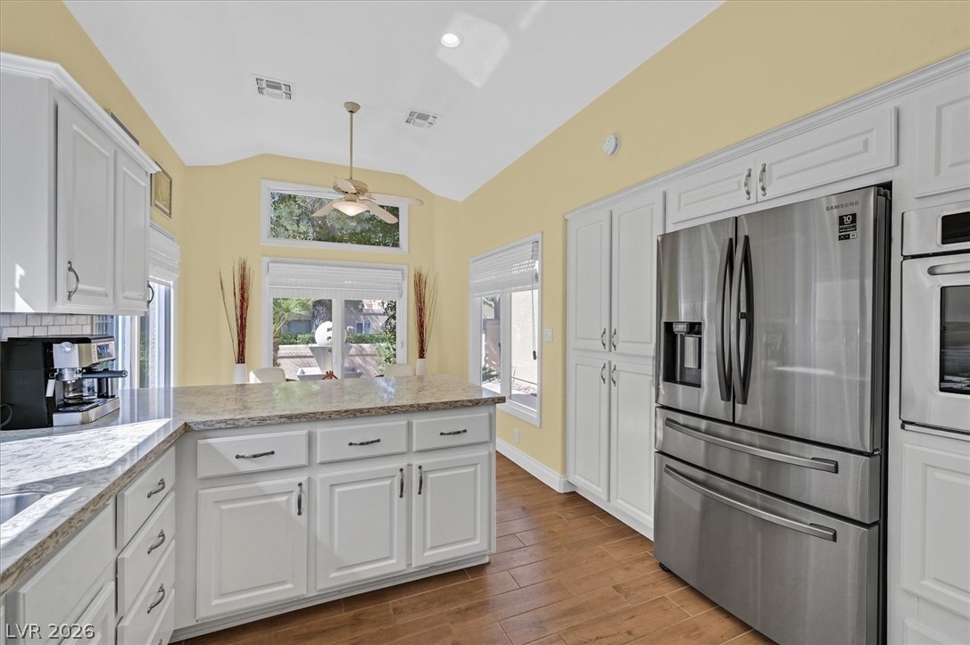 8161 Round Hills Circle Property Photo 12
