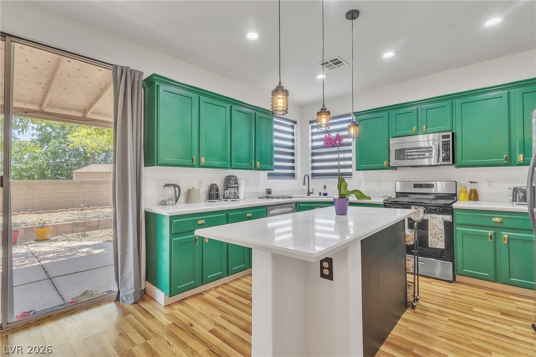 9177 Dazzle Accent Court Property Photo 10