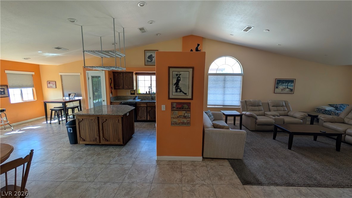 1061 Pikes Peak Court Property Photo 4