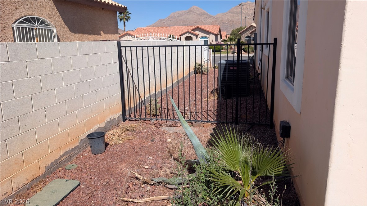 1061 Pikes Peak Court Property Photo 21