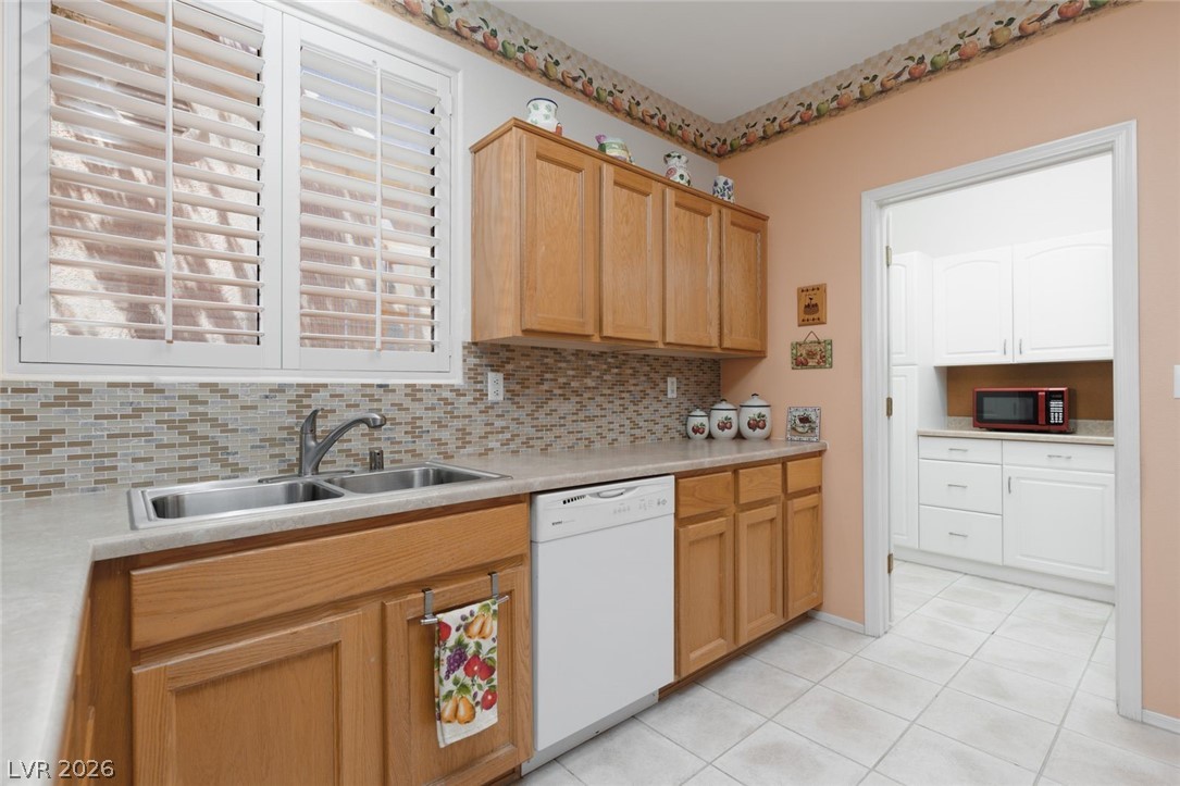 10709 Mission Lakes Avenue Property Photo 10
