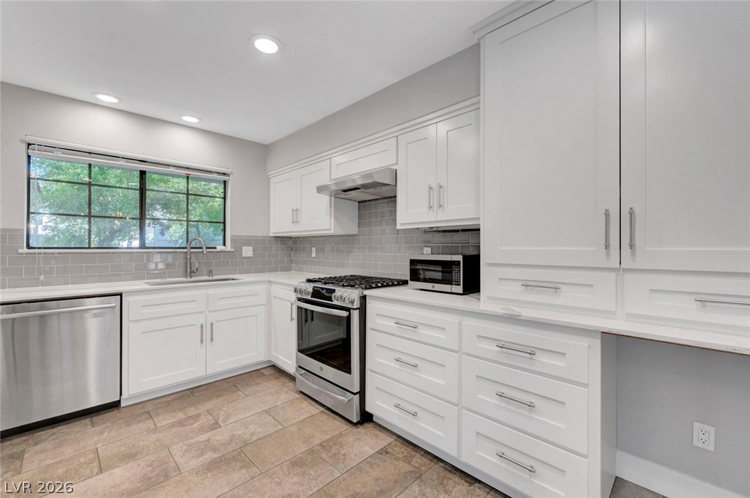 5253 Drifting Sands Court Property Photo 3