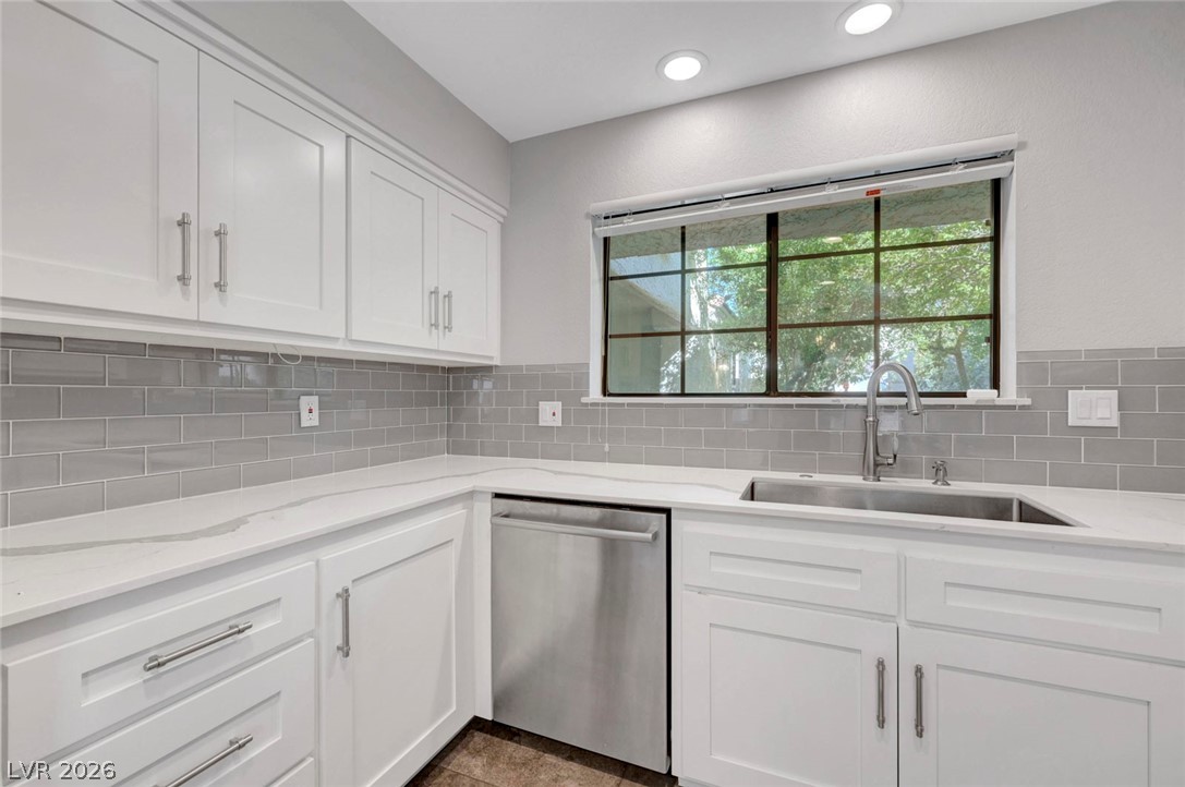 5253 Drifting Sands Court Property Photo 23