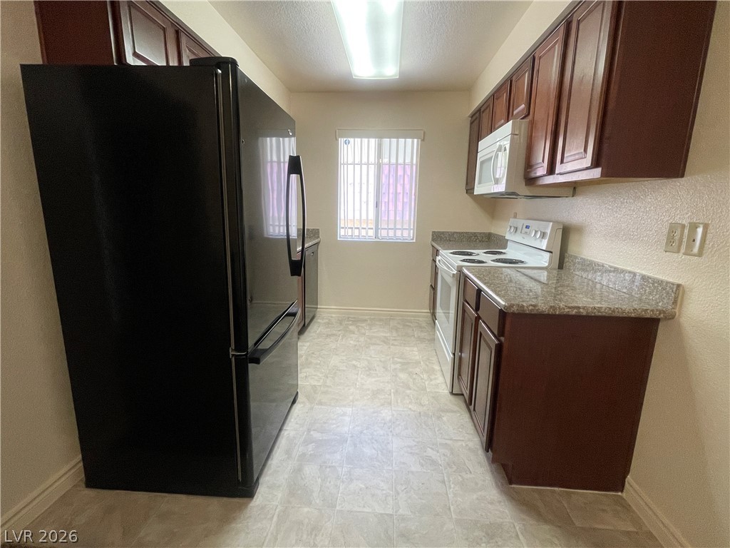5350 River Glen Drive 306 Property Photo 6