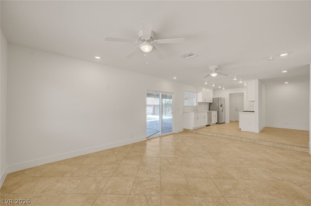 3768 East Russell Road Property Photo 7
