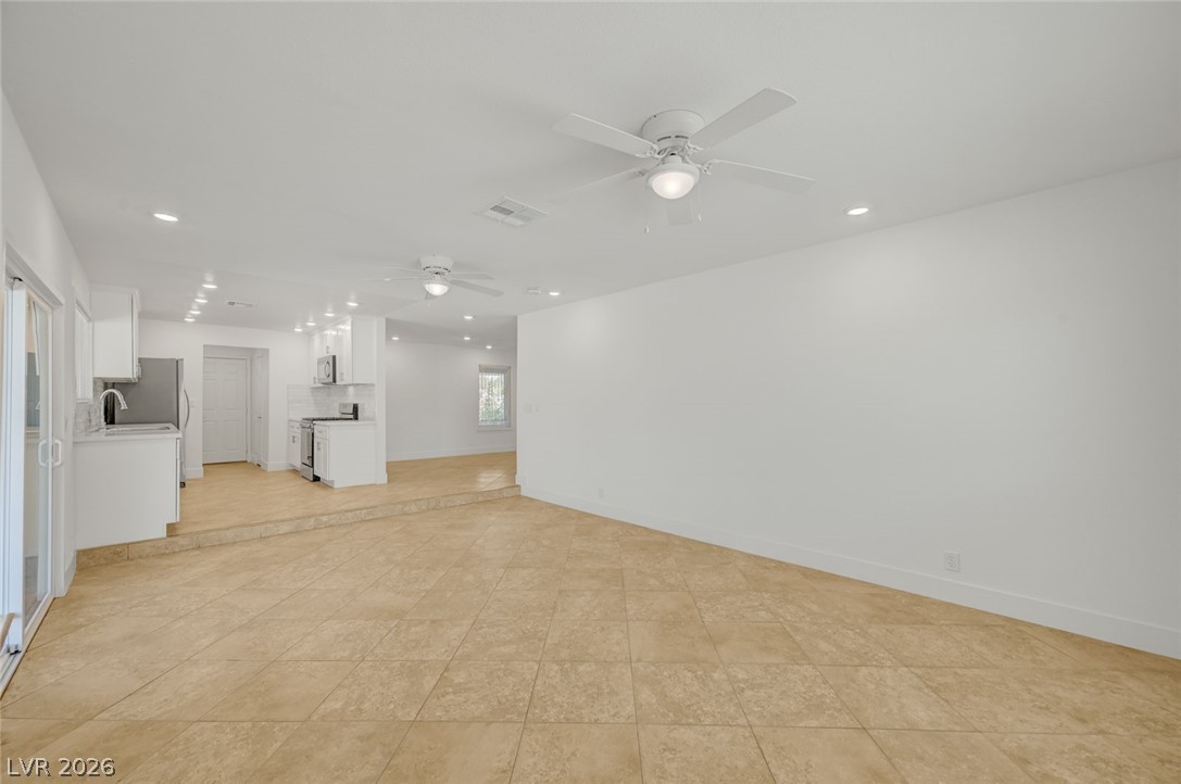 3768 East Russell Road Property Photo 8