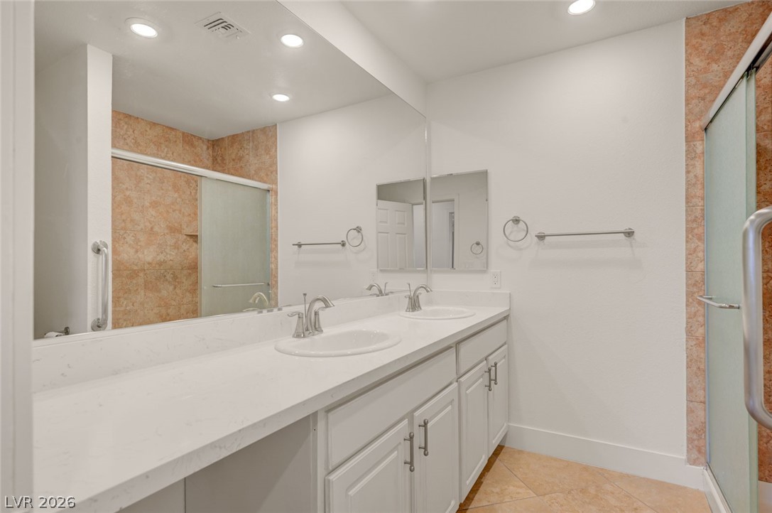 3768 East Russell Road Property Photo 37