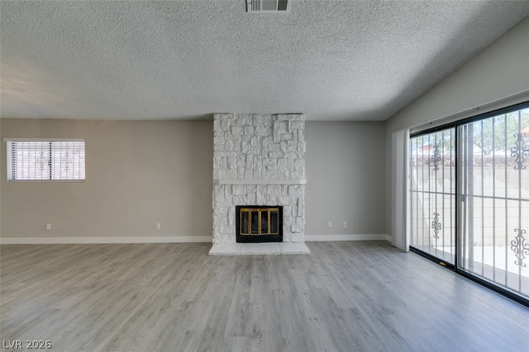 3355 Racquet Street Property Photo 8