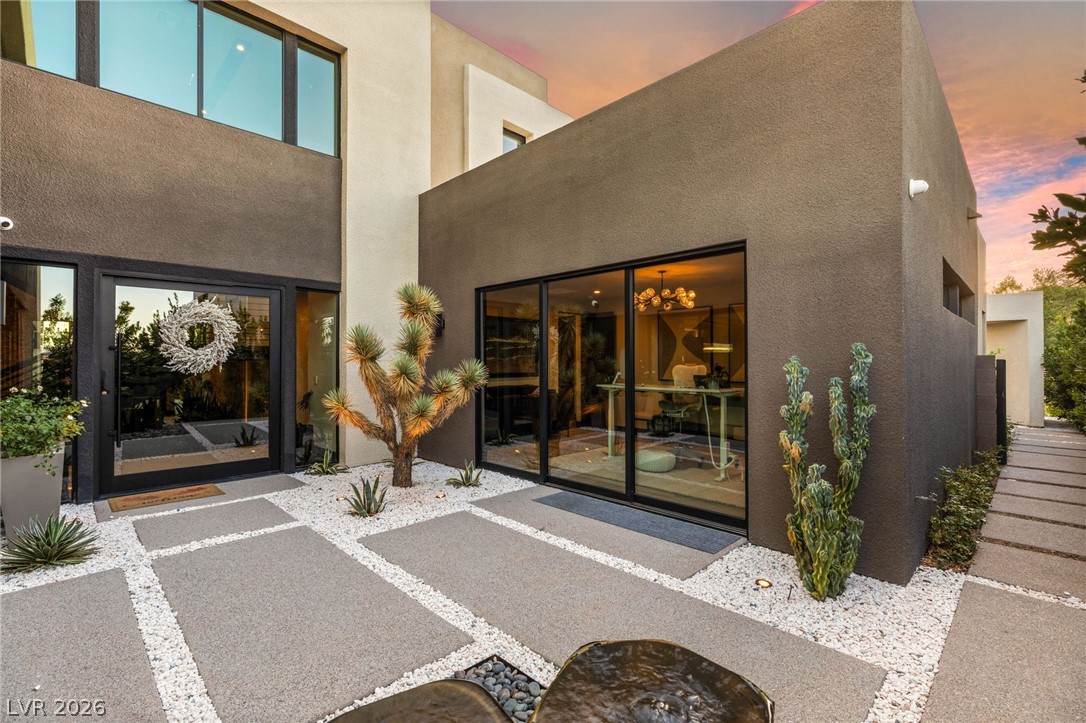 12 Desert Lake Lane Property Photo 3