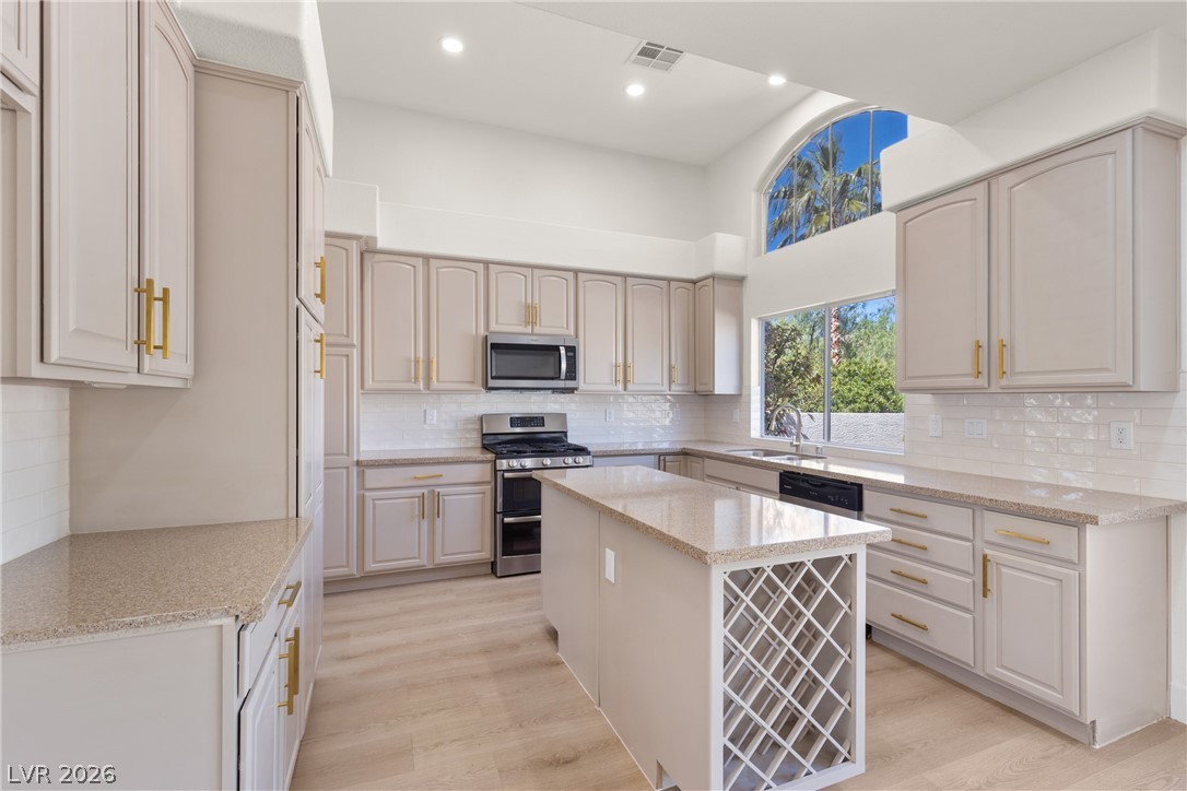 1700 Double Arrow Place Property Photo 14