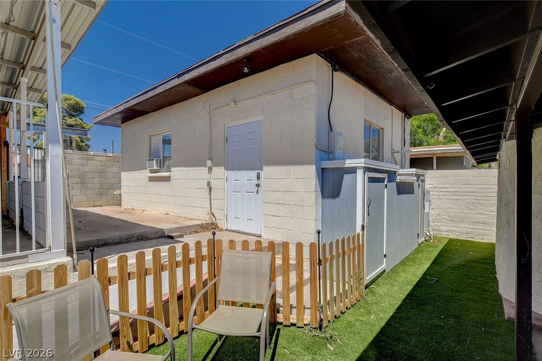 672 8th Street Property Photo 18
