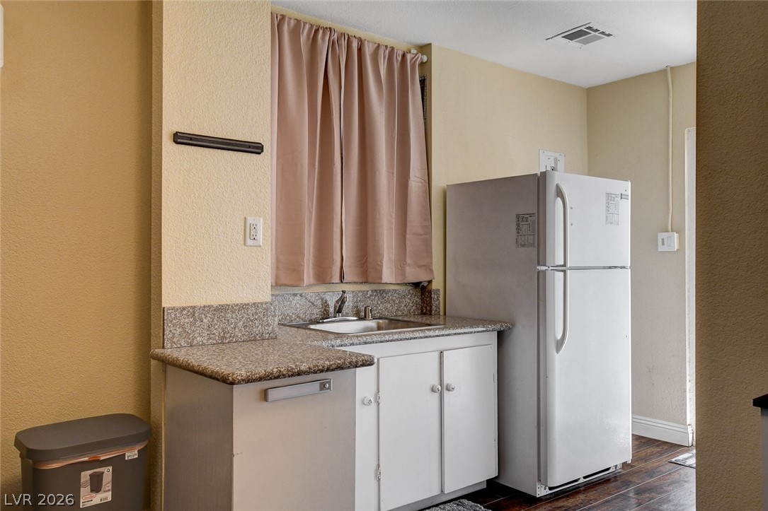 672 8th Street Property Photo 19