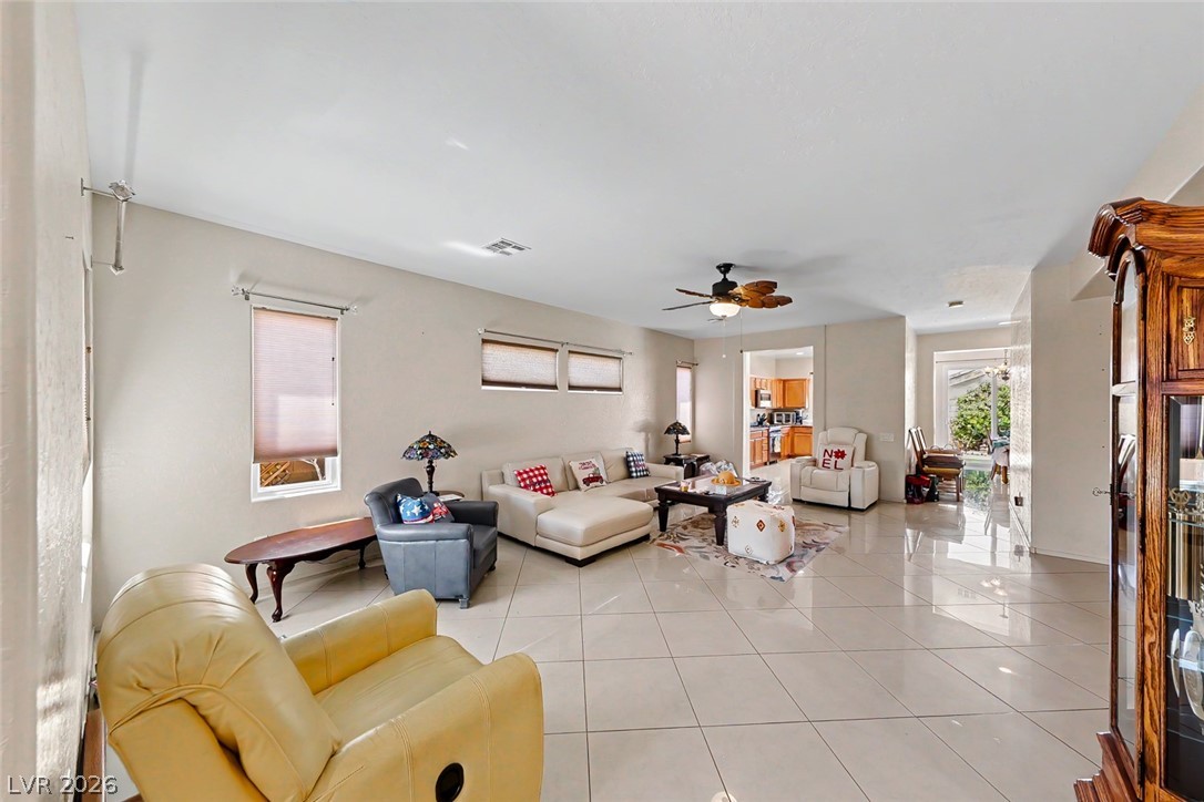 2632 Lochleven Way Property Photo 7