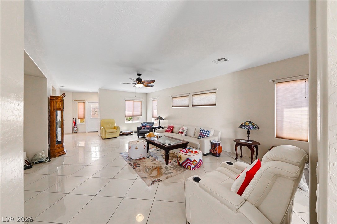 2632 Lochleven Way Property Photo 8