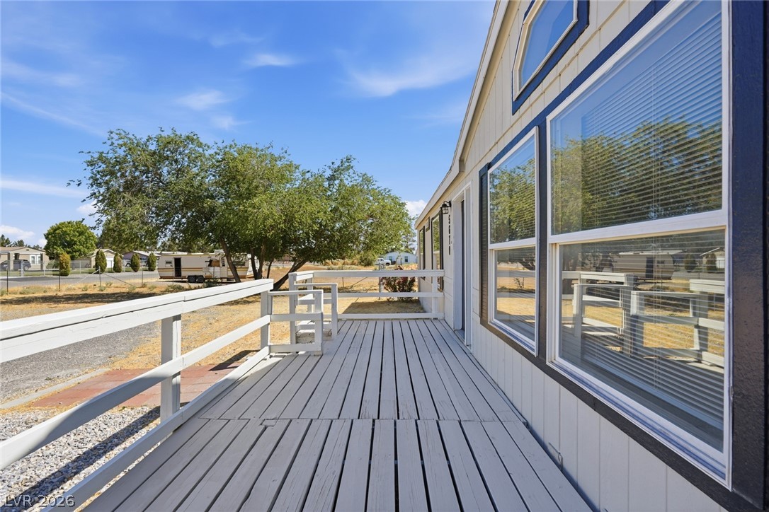 5670 Deanna Street Property Photo 5