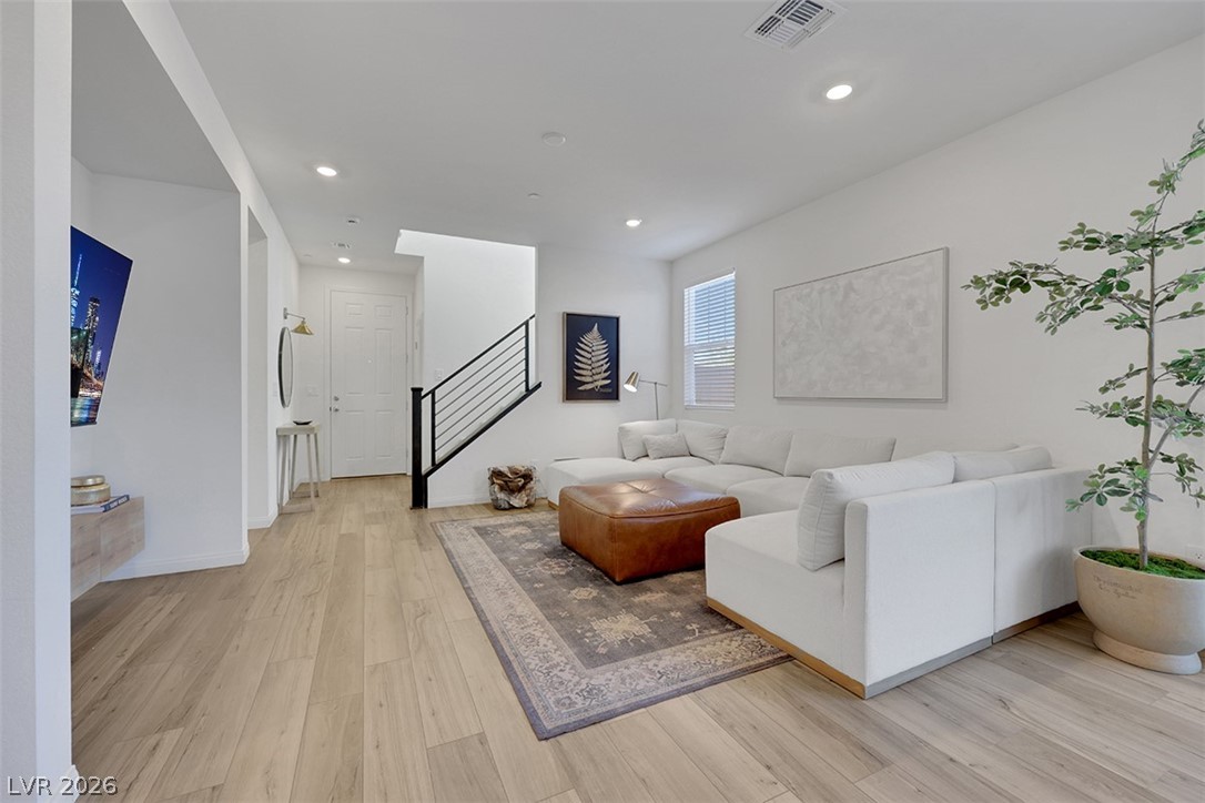 3651 Almada Lane Property Photo 7
