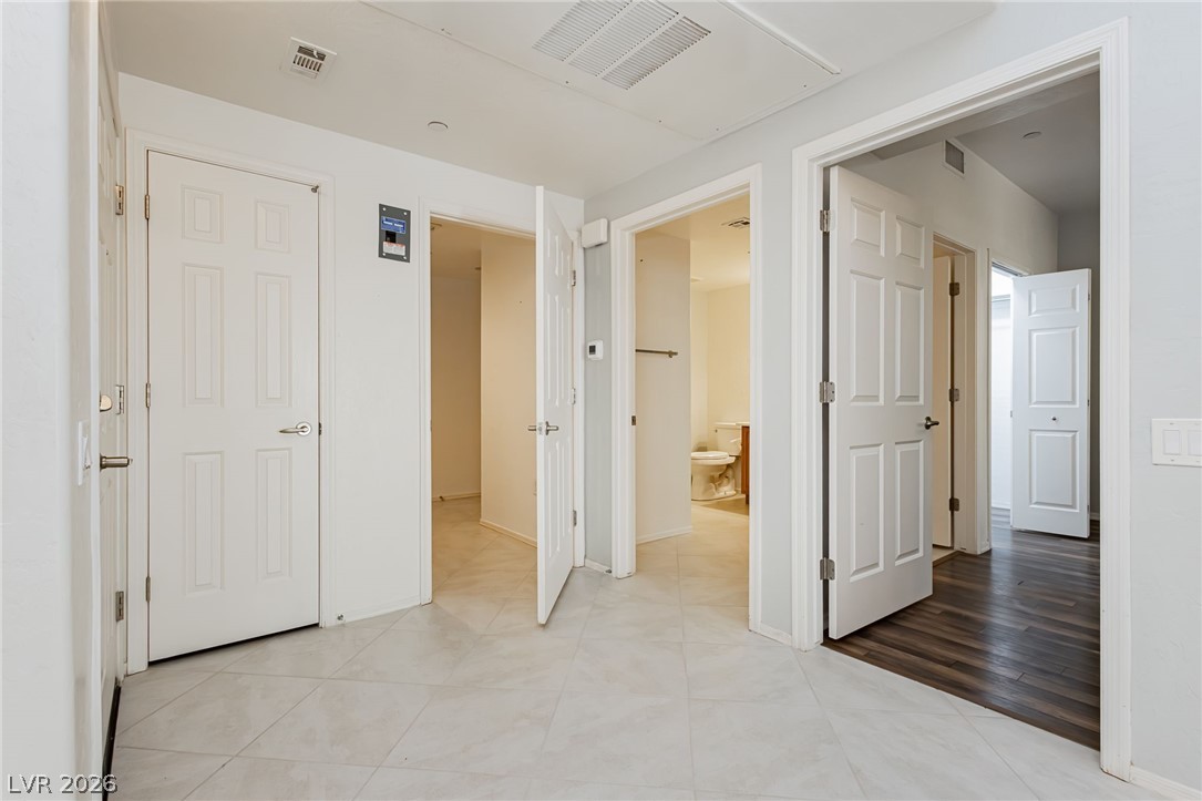 6868 Sky Pointe Drive 1084 Property Photo 15
