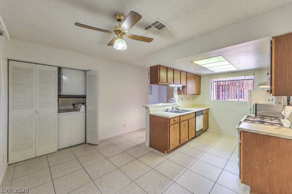 425 North Lamb Boulevard A Property Photo 10