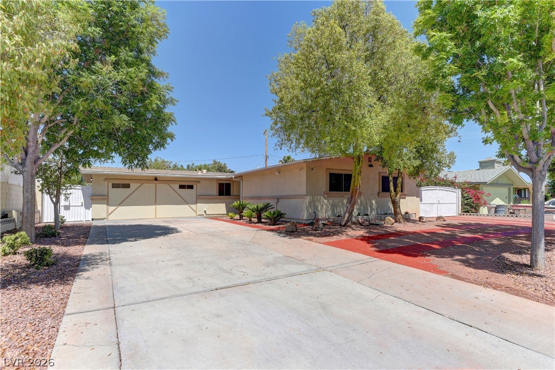 3896 Acapulco Avenue Property Photo 4