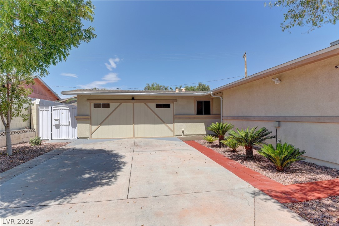 3896 Acapulco Avenue Property Photo 5