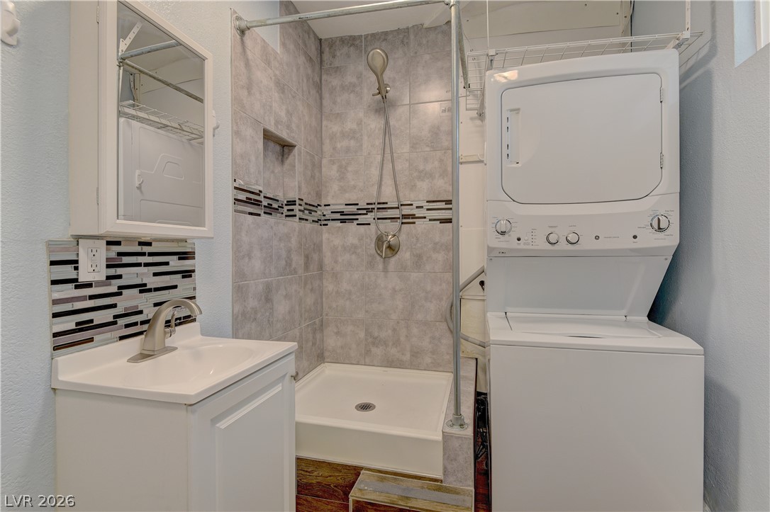 3896 Acapulco Avenue Property Photo 32
