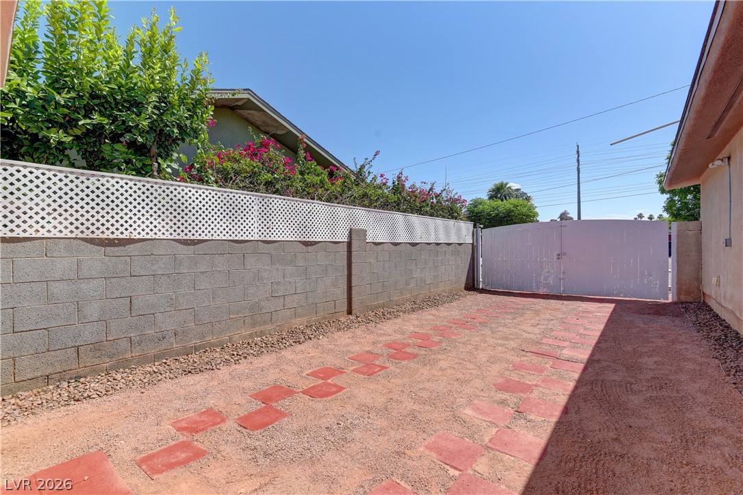 3896 Acapulco Avenue Property Photo 38