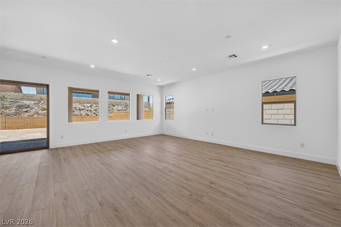 382 Tigullio Avenue Property Photo 3