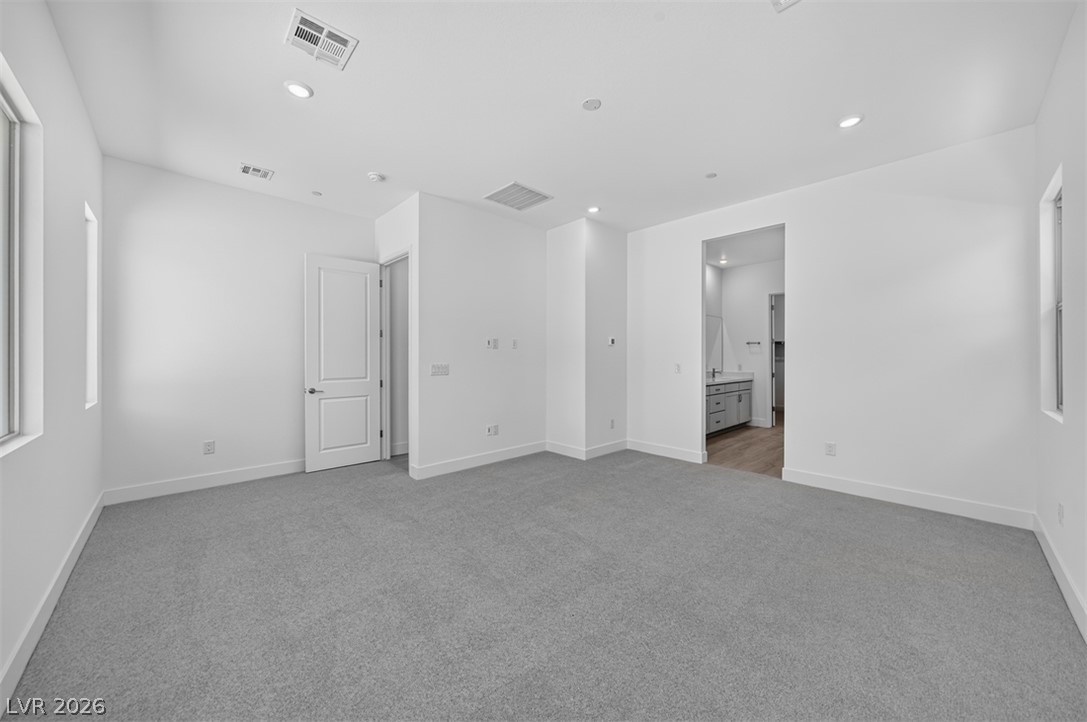 382 Tigullio Avenue Property Photo 4