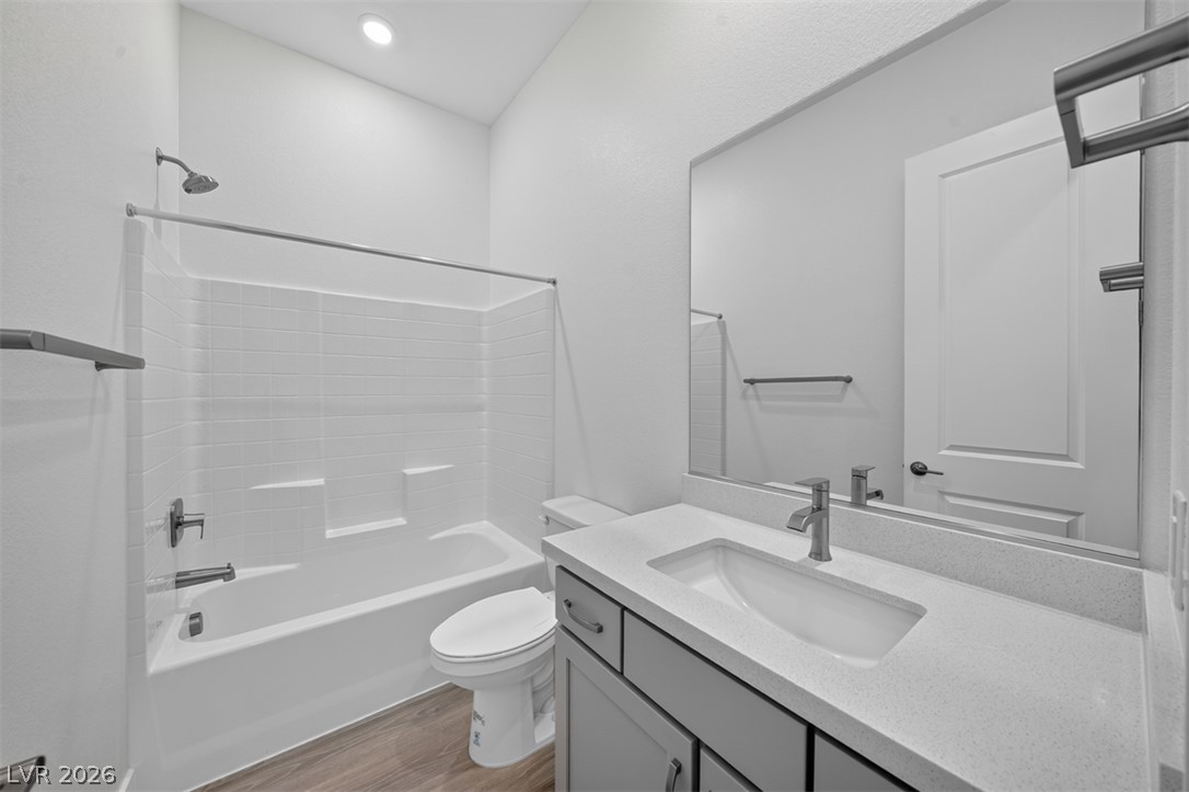 382 Tigullio Avenue Property Photo 20